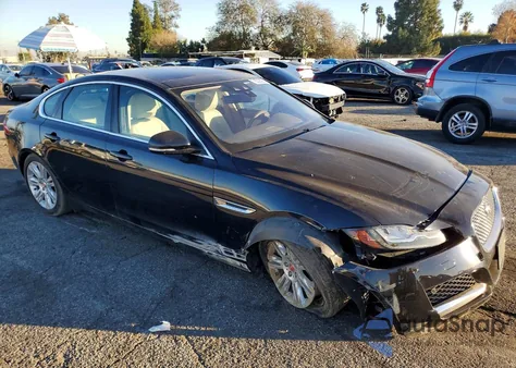 2017 Jaguar Xf Premium z USA, uszkodzony, nr VIN SAJBD4BVXHCY29506